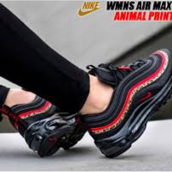 Nike Shoes - WOMANS SNEAKERS 6.5